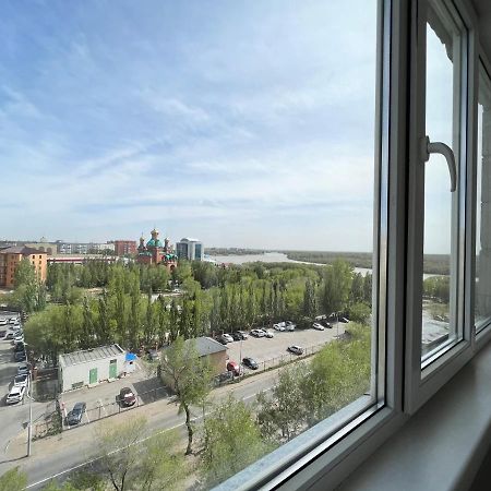 Luxury Apartments Pavlodar Luaran gambar
