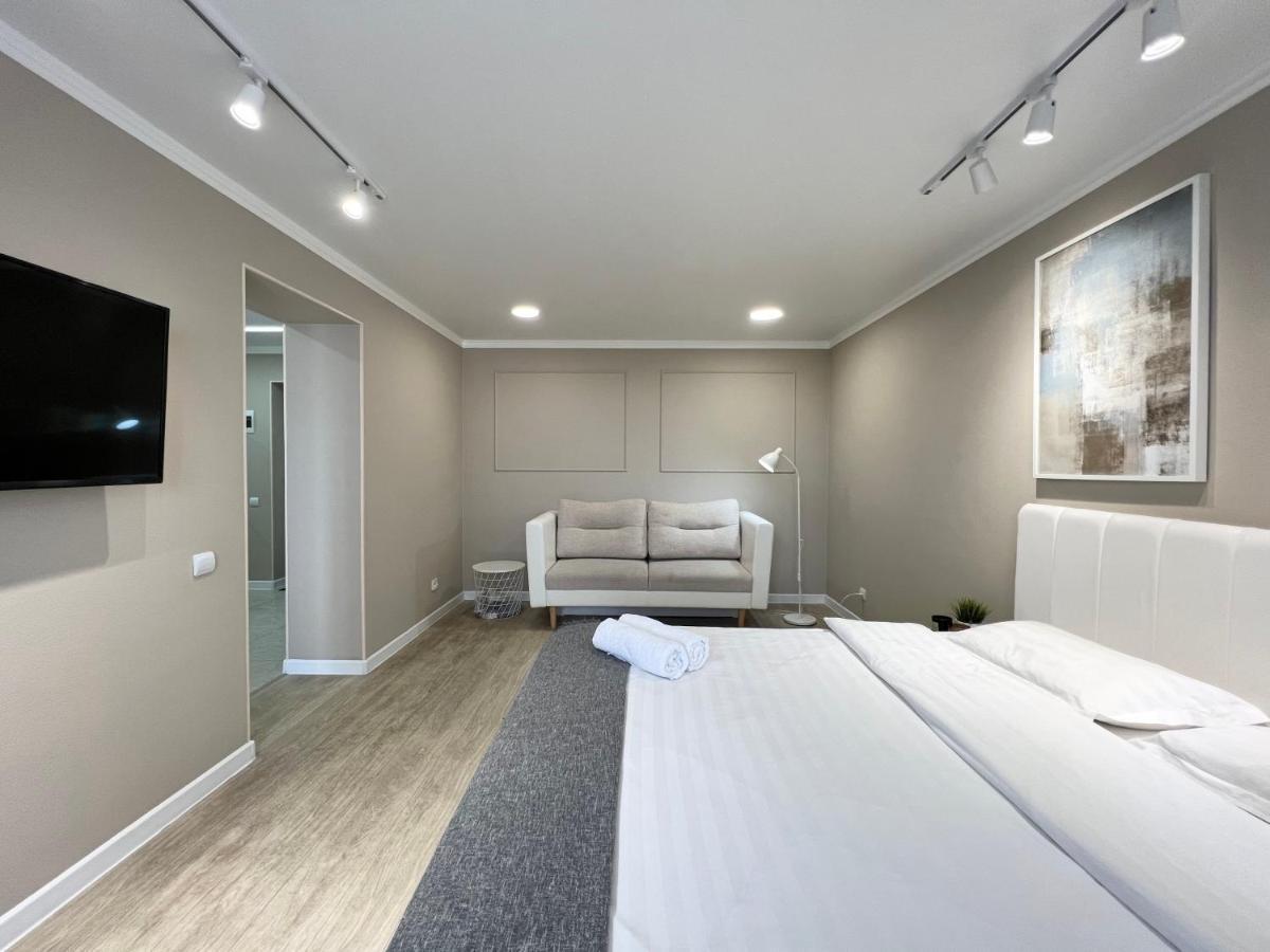 Luxury Apartments Pavlodar Luaran gambar