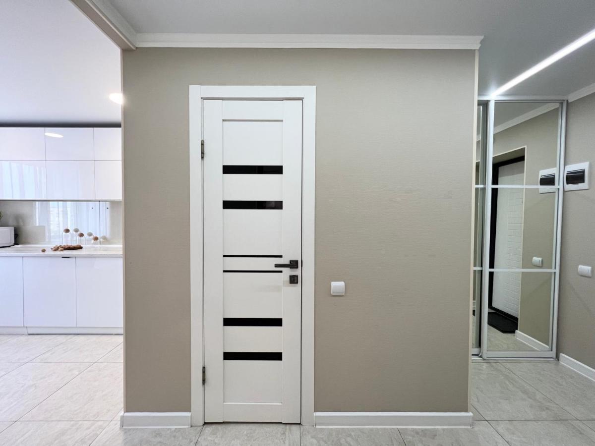 Luxury Apartments Pavlodar Luaran gambar