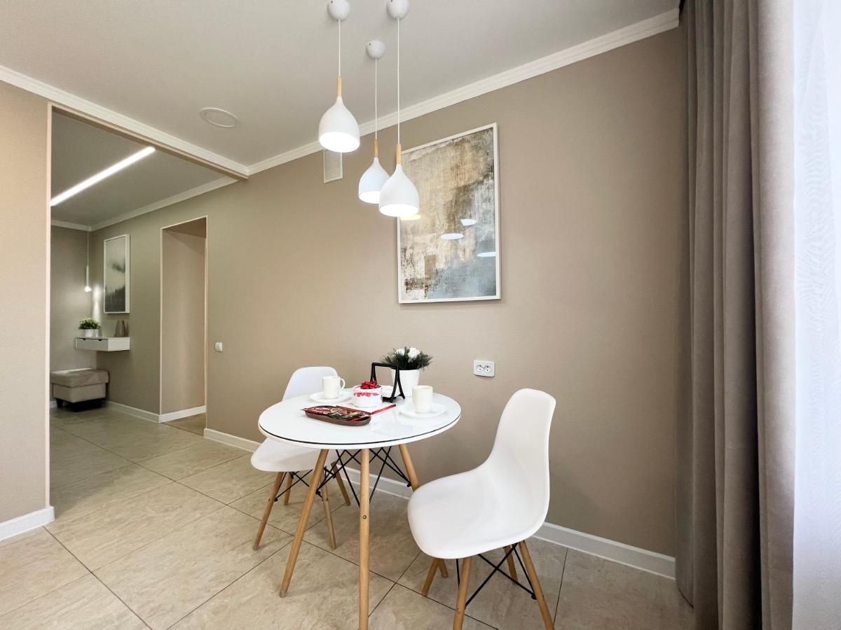 Luxury Apartments Pavlodar Luaran gambar