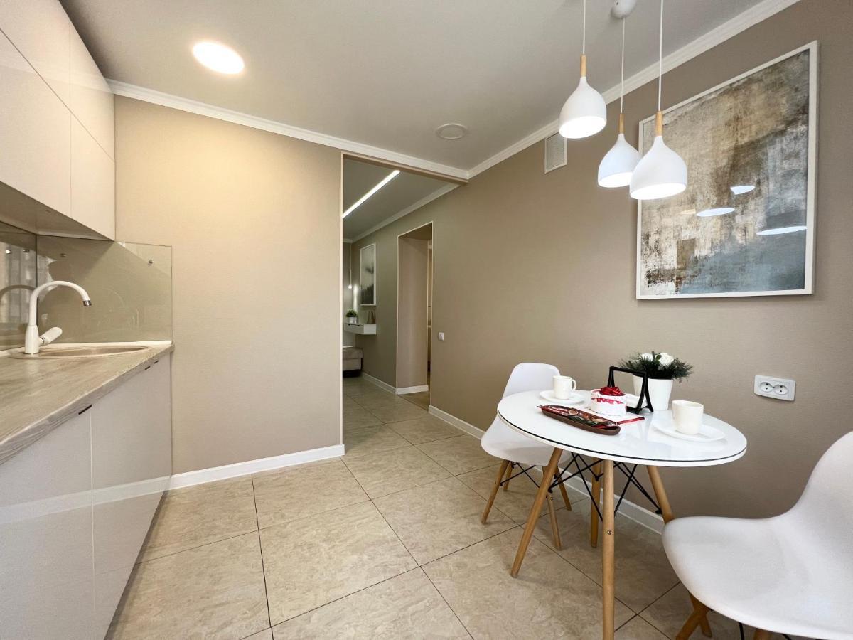 Luxury Apartments Pavlodar Luaran gambar