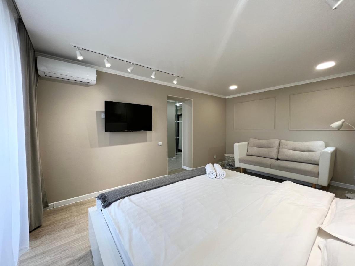 Luxury Apartments Pavlodar Luaran gambar