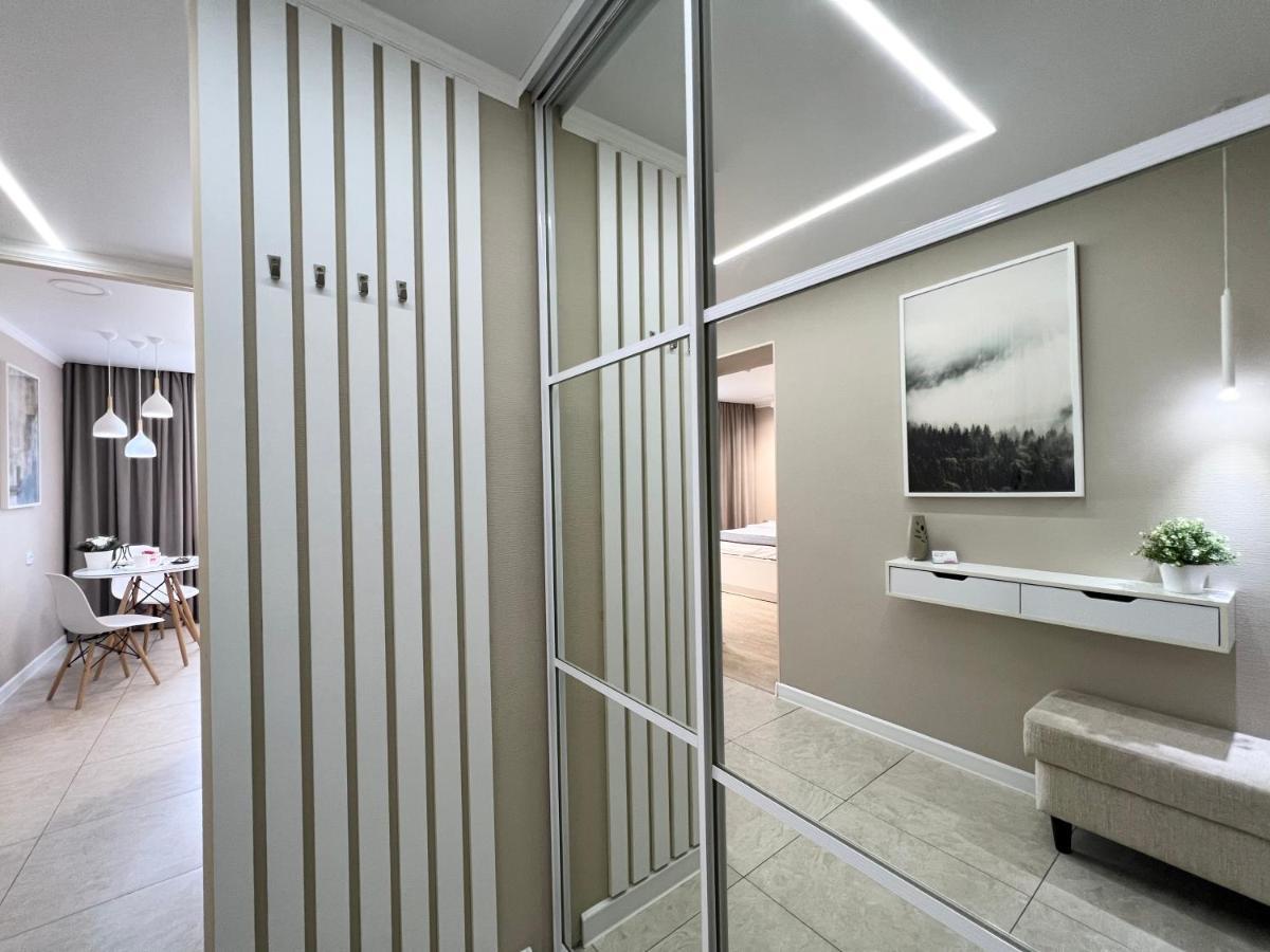 Luxury Apartments Pavlodar Luaran gambar