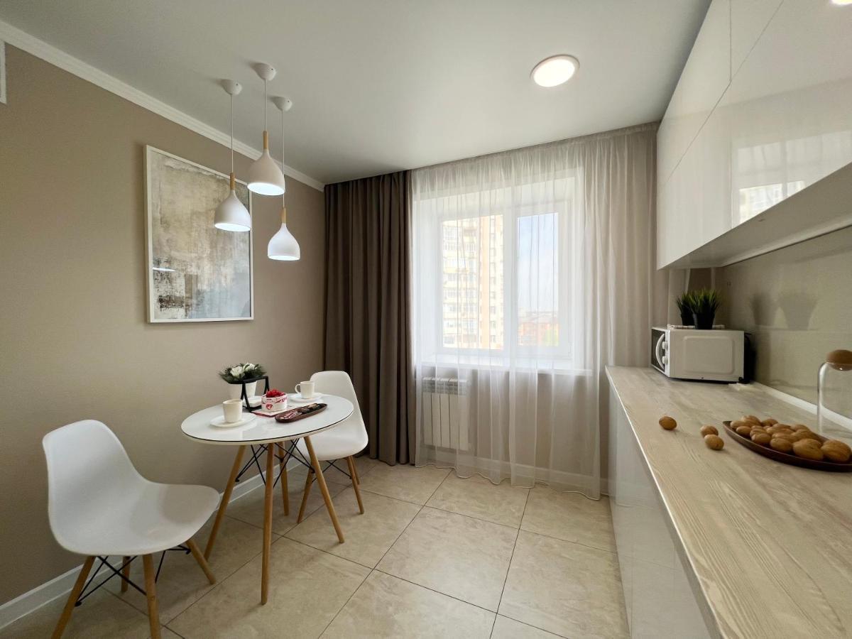 Luxury Apartments Pavlodar Luaran gambar