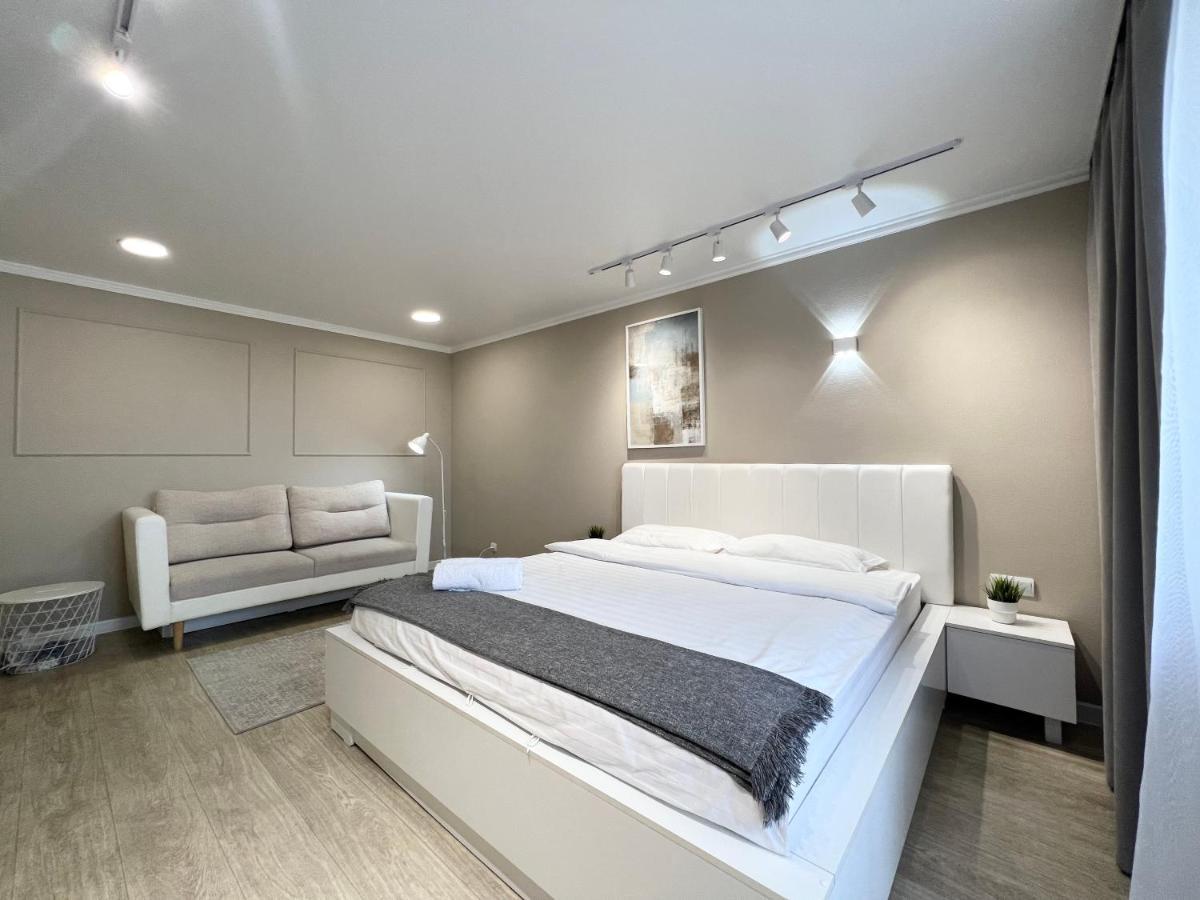 Luxury Apartments Pavlodar Luaran gambar