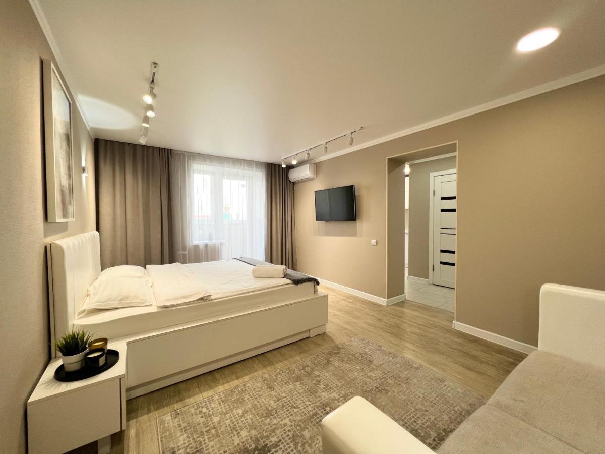 Luxury Apartments Pavlodar Luaran gambar